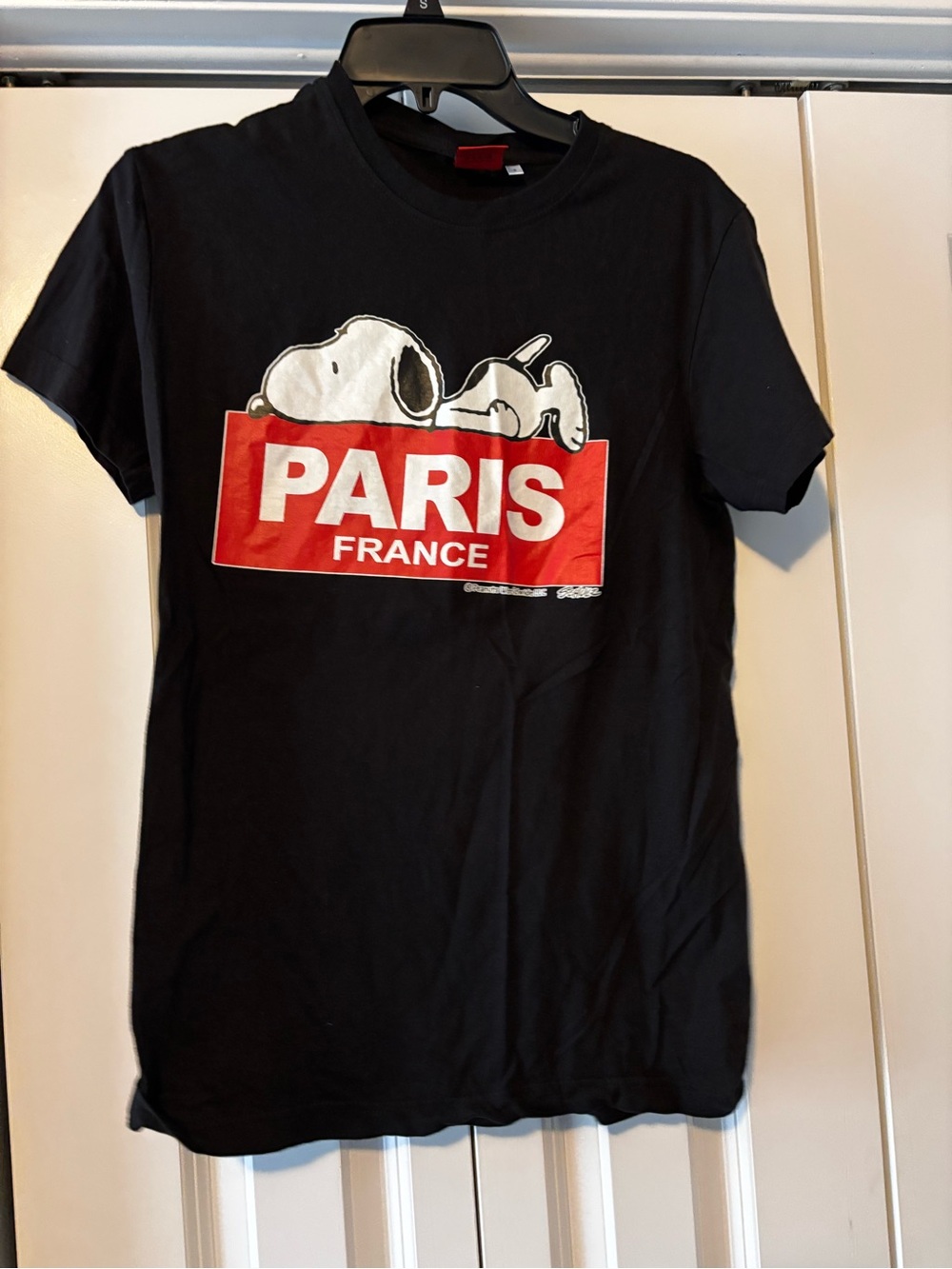 Peanuts Black Tee with Red PARIS France Graphic